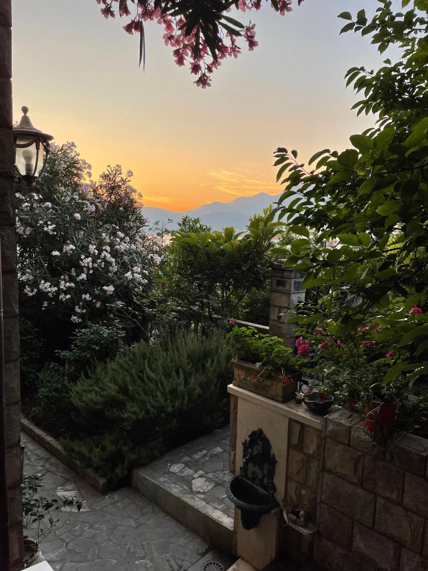 Apartment Sana Sveti Stefan